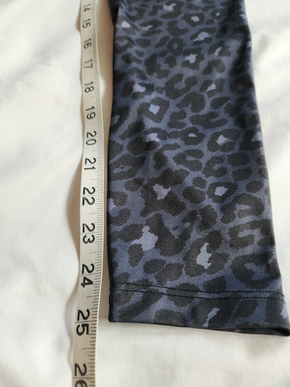 Beyond Yoga Olympus Leopard High Waisted Midi Leggings Gray Black Animal Size S - Picture 6 of 8